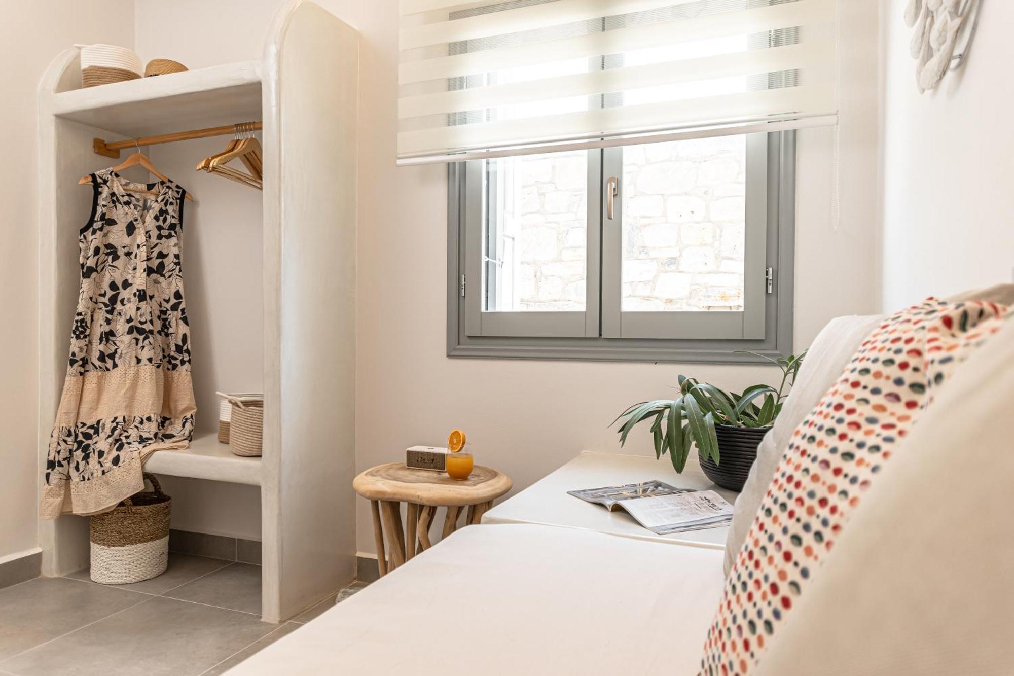 Porto Dema Luxury Suites Schoinoussa Eksteriør bilde