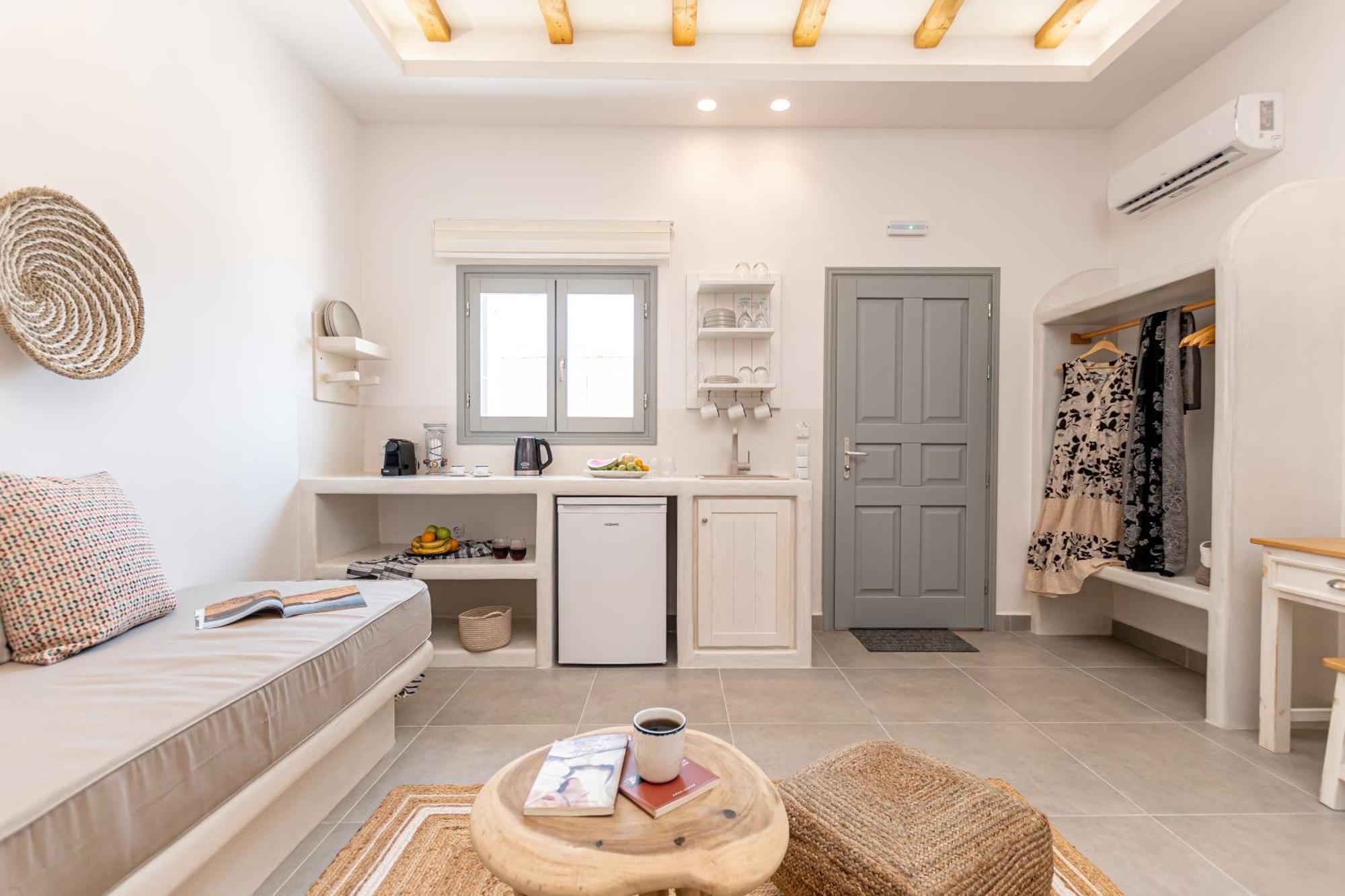Porto Dema Luxury Suites Schoinoussa Eksteriør bilde