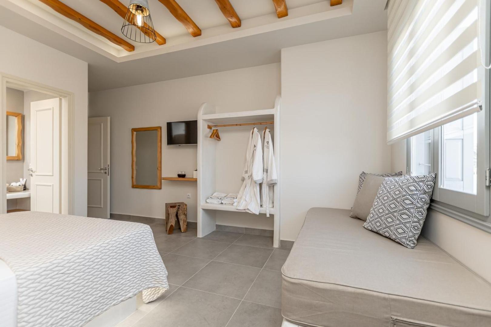 Porto Dema Luxury Suites Schoinoussa Eksteriør bilde