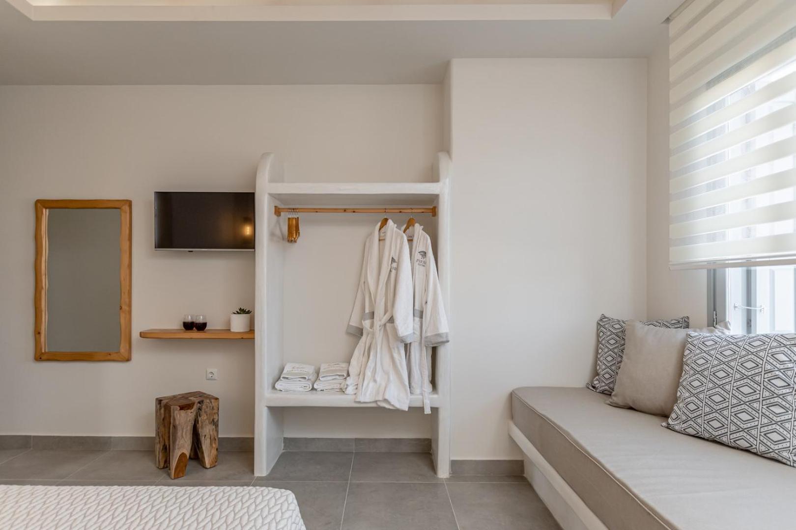 Porto Dema Luxury Suites Schoinoussa Eksteriør bilde