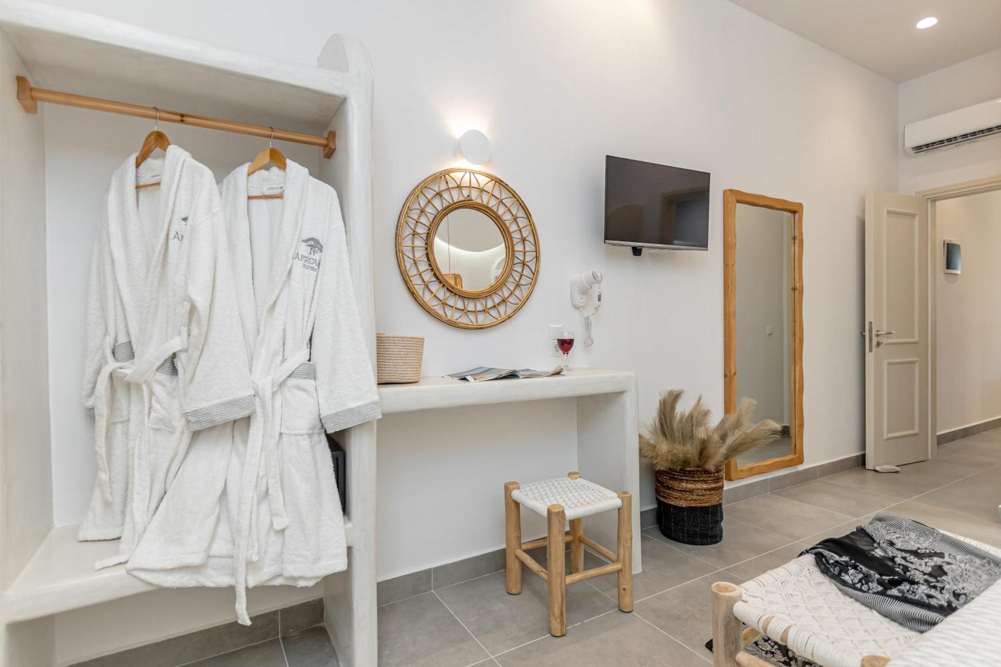 Porto Dema Luxury Suites Schoinoussa Eksteriør bilde