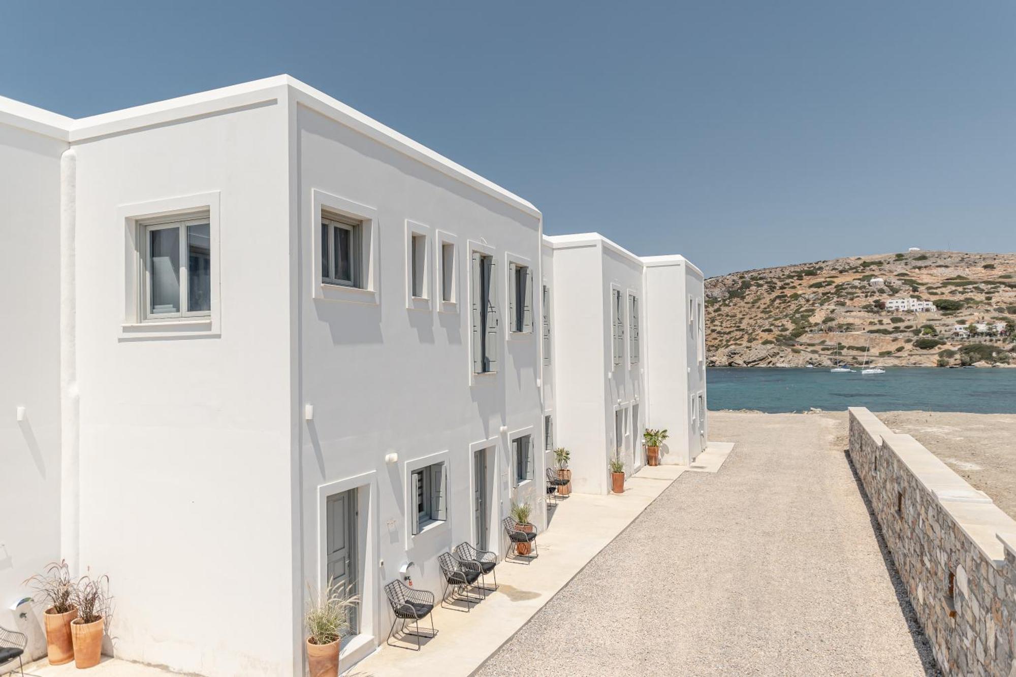 Porto Dema Luxury Suites Schoinoussa Eksteriør bilde