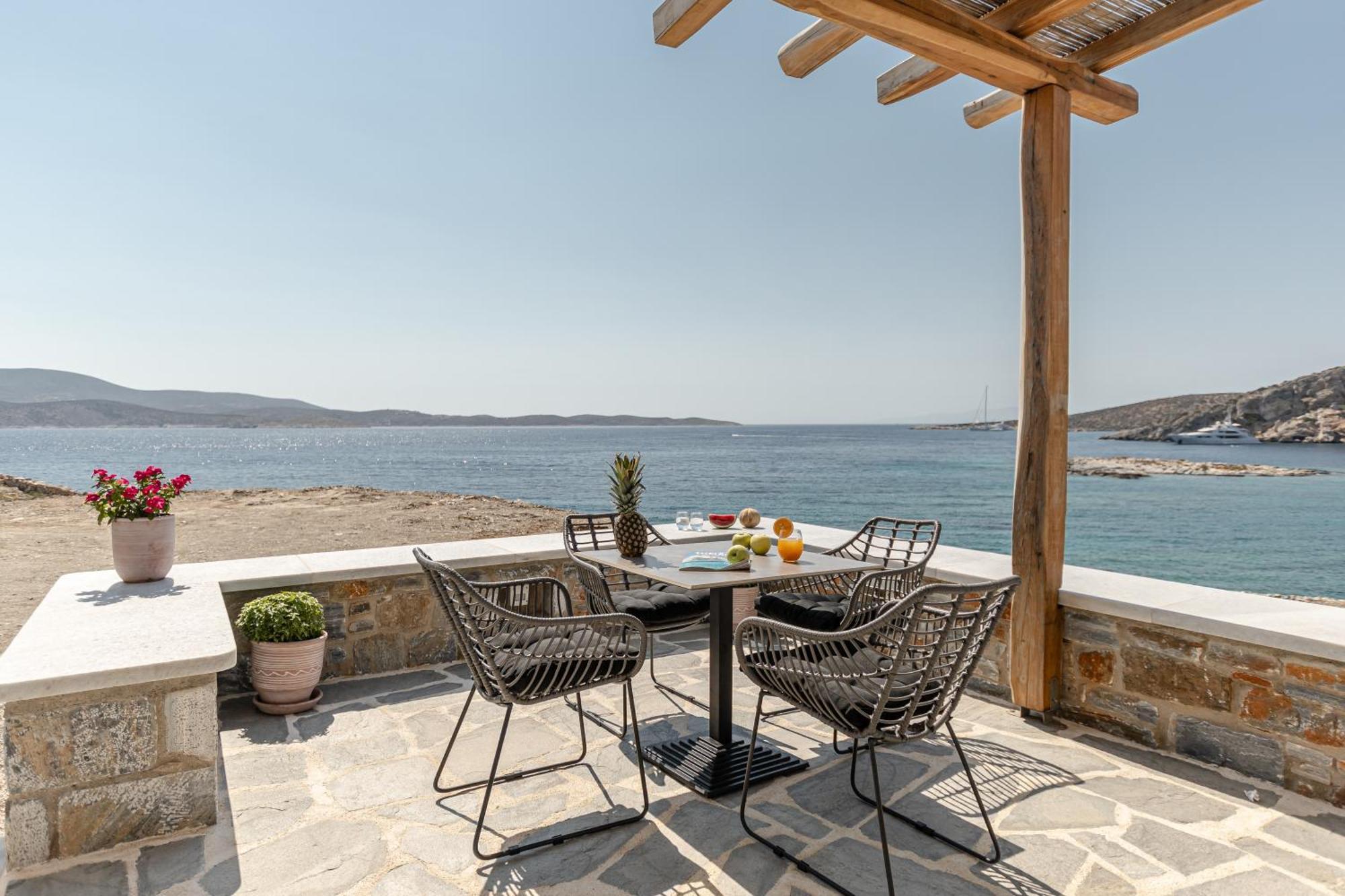 Porto Dema Luxury Suites Schoinoussa Eksteriør bilde