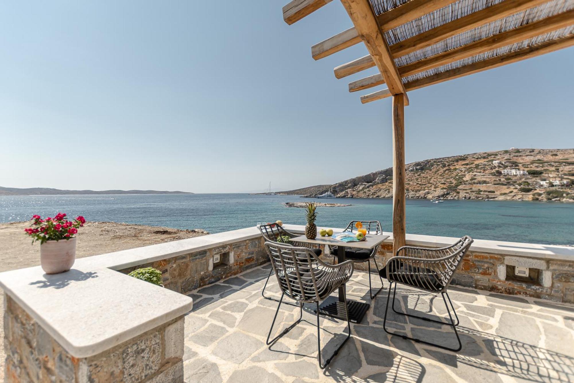 Porto Dema Luxury Suites Schoinoussa Eksteriør bilde